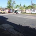 Petugas melakukan pengaspalan ulang di Jalan Puri Beta, Kota Tangerang, usai kerusakan parah akibat tingginya curah hujan beberapa waktu terakhir.