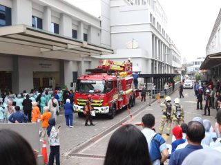 Simulasi Megathrust Gegerkan Primaya Hospital Tangerang, BPBD Terjunkan Tim Penyelamat dan Evakuasi Pasien