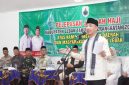 Ratusan jemaah haji asal Kabupaten Lebak menaiki bus menuju Asrama Haji Cipondoh, Tangerang, diiringi tangis dan doa keluarga.