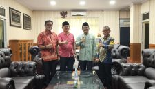 Rektor UIN Banten Prof Muhammad Ishom saat menerima audiensi alumni lintas generasi membahas legalitas Ikatan Alumni periode 2026–2029.