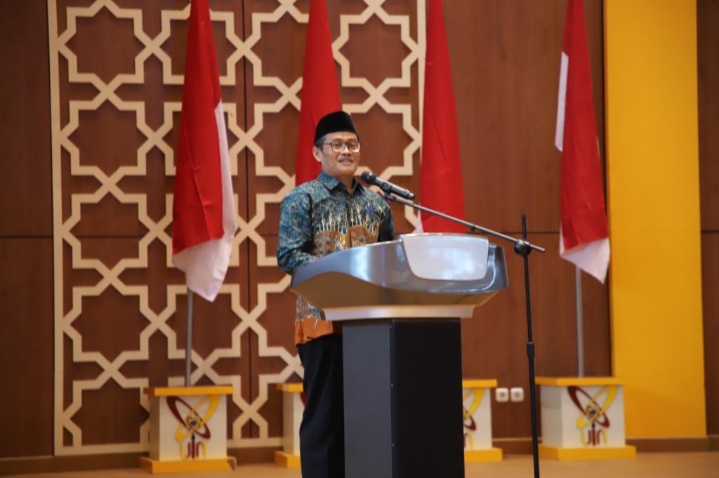 Rektor UIN SMH Banten Prof. Muhammad Ishom saat mengisi pidato dihadiri Wakil Menteri HAM dan perguruan tinggi se-Banten di Convention Hall UIN SMH Banten, Selasa, 26 Mei 2026