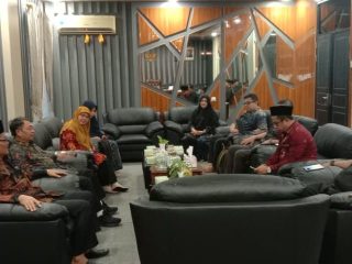 Rektor UIN Sultan Maulana Hasanuddin Banten bersama jajaran pimpinan kampus saat melakukan kunjungan studi tiru penerapan ISO ke IAIN Pontianak.