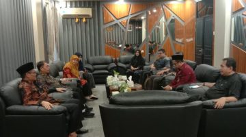 Rektor UIN Sultan Maulana Hasanuddin Banten bersama jajaran pimpinan kampus saat melakukan kunjungan studi tiru penerapan ISO ke IAIN Pontianak.