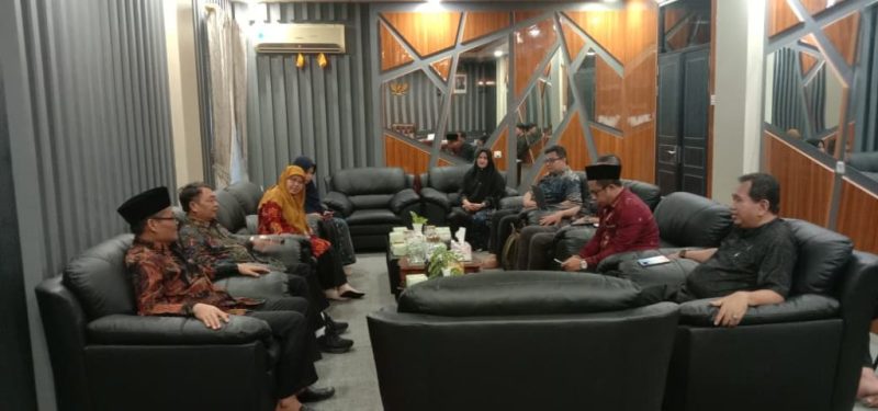 Rektor UIN Sultan Maulana Hasanuddin Banten bersama jajaran pimpinan kampus saat melakukan kunjungan studi tiru penerapan ISO ke IAIN Pontianak.