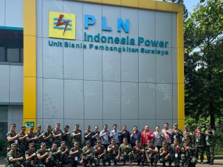 Rombongan perwira TNI AD dari Seskoad berdiskusi dengan manajemen PLN Indonesia Power UBP Suralaya terkait ketahanan energi nasional.