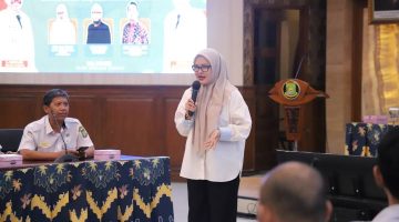 Sekretaris Daerah Kota Tangerang Herman Suwarman membuka Forum Kehumasan yang diikuti admin media sosial, pengelola website, dan PPID OPD serta BUMD di Pusat Pemerintahan Kota Tangerang.