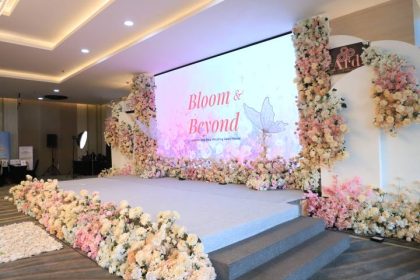 Suasana Wedding Open House “Bloom and Beyond” di Camelia Ballroom Neo+ Airport Jakarta, Kota Tangerang, dipadati calon pengantin yang berburu paket pernikahan dan promo menarik