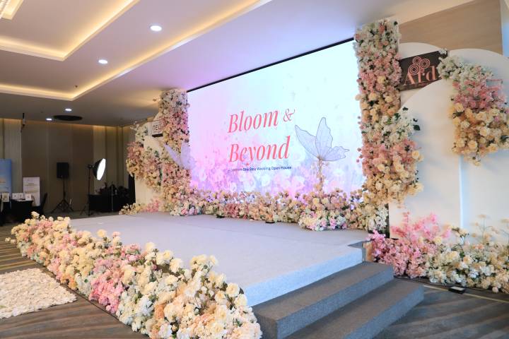 Suasana Wedding Open House “Bloom and Beyond” di Camelia Ballroom Neo+ Airport Jakarta, Kota Tangerang, dipadati calon pengantin yang berburu paket pernikahan dan promo menarik