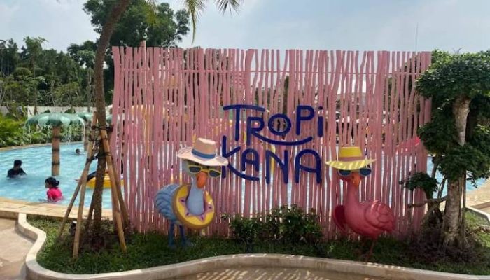 Suasana wisata air di Kota Tangerang dipadati pengunjung saat libur panjang Iduladha dan akhir pekan. Beragam wahana air hingga spot foto estetik menjadi daya tarik utama wisata keluarga.