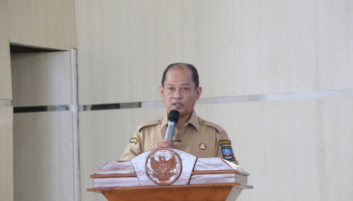 Wakil Bupati Serang Muhammad Najib Hamas saat memberikan pernyataan terkait kasus dugaan korupsi dana desa di Desa Petir, Kabupaten Serang.