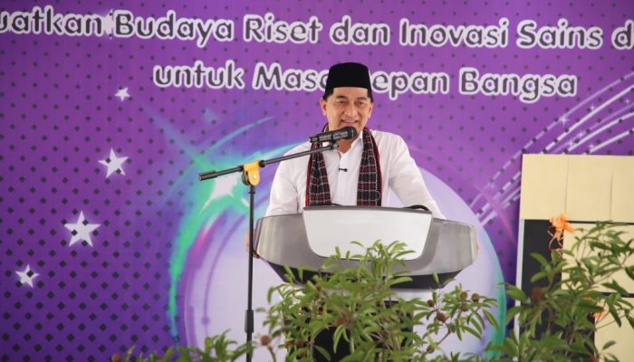 Wakil Gubernur Banten, Achmad Dimyati Natakusumah, hadiri Dies Natalis FST ke-6 bersama jajaran pimpinan UIN SMH Banten, termasuk Wakil Rektor I Nana Jumhana.