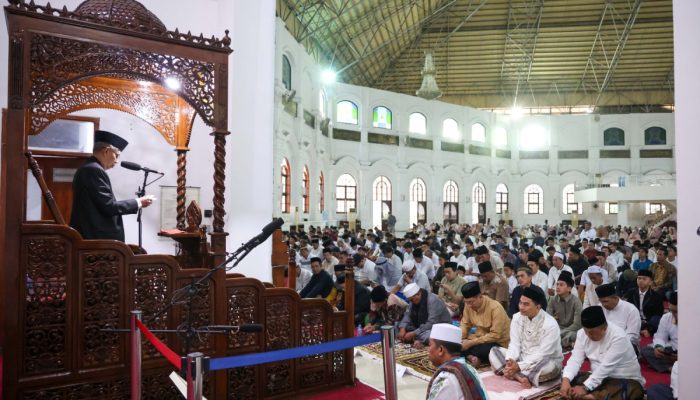 Wakil Gubernur Banten Achmad Dimyati Natakusumah menghadiri salat Idul Adha 1447 H di Masjid Raya Al Bantani, KP3B Curug, Kota Serang, bersama jajaran Pemprov Banten dan masyarakat.