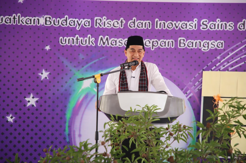 Wakil Gubernur Banten, Achmad Dimyati Natakusumah, hadiri Dies Natalis FST ke-6 bersama jajaran pimpinan UIN SMH Banten, termasuk Wakil Rektor I Nana Jumhana.