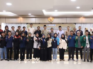Rapat koordinasi kemahasiswaan UIN SMH Banten membahas strategi pembinaan organisasi mahasiswa dan persiapan menghadapi PORSI Jawara 2026 di Aula Training Center, Rabu 13 Mei 2026.