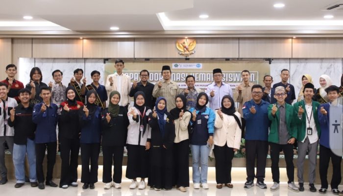 Rapat koordinasi kemahasiswaan UIN SMH Banten membahas strategi pembinaan organisasi mahasiswa dan persiapan menghadapi PORSI Jawara 2026 di Aula Training Center, Rabu 13 Mei 2026.
