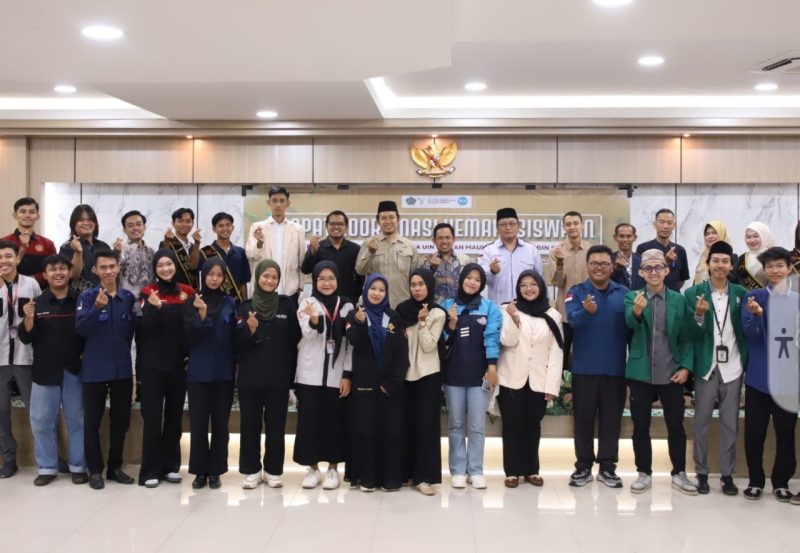 Rapat koordinasi kemahasiswaan UIN SMH Banten membahas strategi pembinaan organisasi mahasiswa dan persiapan menghadapi PORSI Jawara 2026 di Aula Training Center, Rabu 13 Mei 2026.