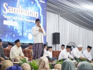 Wali Kota Tangerang Sachrudin dan Wakil Wali Kota Maryono mengajak masyarakat melawan hoaks dan menjaga kondusivitas kota dalam pengajian bulanan Pemkot Tangerang yang juga membahas program prioritas daerah.