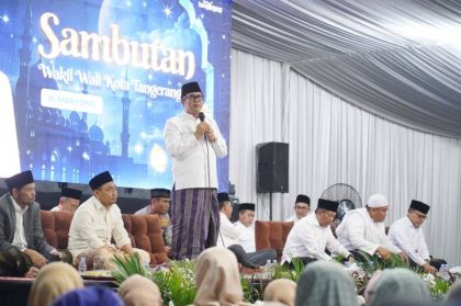 Wali Kota Tangerang Sachrudin dan Wakil Wali Kota Maryono mengajak masyarakat melawan hoaks dan menjaga kondusivitas kota dalam pengajian bulanan Pemkot Tangerang yang juga membahas program prioritas daerah.