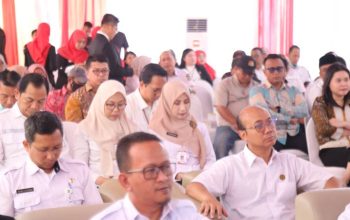 Wali Kota Tangerang Sachrudin didampingi Kepala Dinas Kesehatan Kota Tangerang saat meresmikan layanan BPJS Kesehatan di RSUD Benda, Mei 2026.