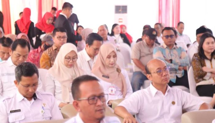 Wali Kota Tangerang Sachrudin didampingi Kepala Dinas Kesehatan Kota Tangerang saat meresmikan layanan BPJS Kesehatan di RSUD Benda, Mei 2026.