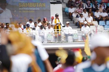 Wali Kota Tangerang Sachrudin membuka ajang O2SN, FLS3N, dan GSI 2026 di Stadion Benteng Reborn bersama ribuan pelajar dari tingkat SD dan SMP.