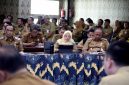 Wali Kota Tangerang Sachrudin memimpin Rapat Evaluasi Kewilayahan bersama kepala perangkat daerah, camat, dan lurah di Puspem Kota Tangerang