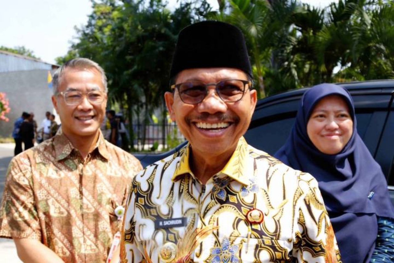 Wali Kota Tangerang Sachrudin meminta masyarakat tidak mudah percaya isu pocong jadi-jadian yang viral di sejumlah wilayah. Warga diminta memperkuat ronda malam dan segera melapor jika menemukan hal mencurigakan.