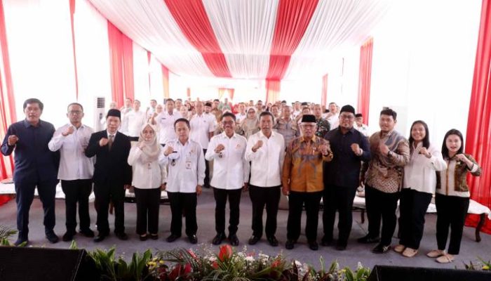 Wali Kota Tangerang Sachrudin saat meresmikan layanan BPJS Kesehatan di RSUD Benda, guna memperluas akses pelayanan kesehatan bagi masyarakat rentan.
