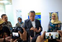 Wali Kota Tangerang Selatan Benyamin Davnie saat memberikan arahan terkait percepatan penanganan stunting di Tangerang Selatan. Pemkot Tangsel menargetkan prevalensi stunting turun hingga 7,05 persen pada 2027.