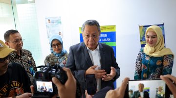 Wali Kota Tangerang Selatan Benyamin Davnie saat memberikan arahan terkait percepatan penanganan stunting di Tangerang Selatan. Pemkot Tangsel menargetkan prevalensi stunting turun hingga 7,05 persen pada 2027.