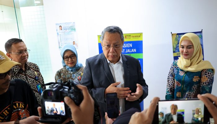 Wali Kota Tangerang Selatan Benyamin Davnie saat memberikan arahan terkait percepatan penanganan stunting di Tangerang Selatan. Pemkot Tangsel menargetkan prevalensi stunting turun hingga 7,05 persen pada 2027.