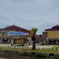 Anggota Komisi IV DPRD Kabupaten Serang saat menyampaikan pandangan mengenai pentingnya target terukur dan penyusunan blueprint pengelolaan sampah demi meningkatkan pelayanan kepada masyarakat.