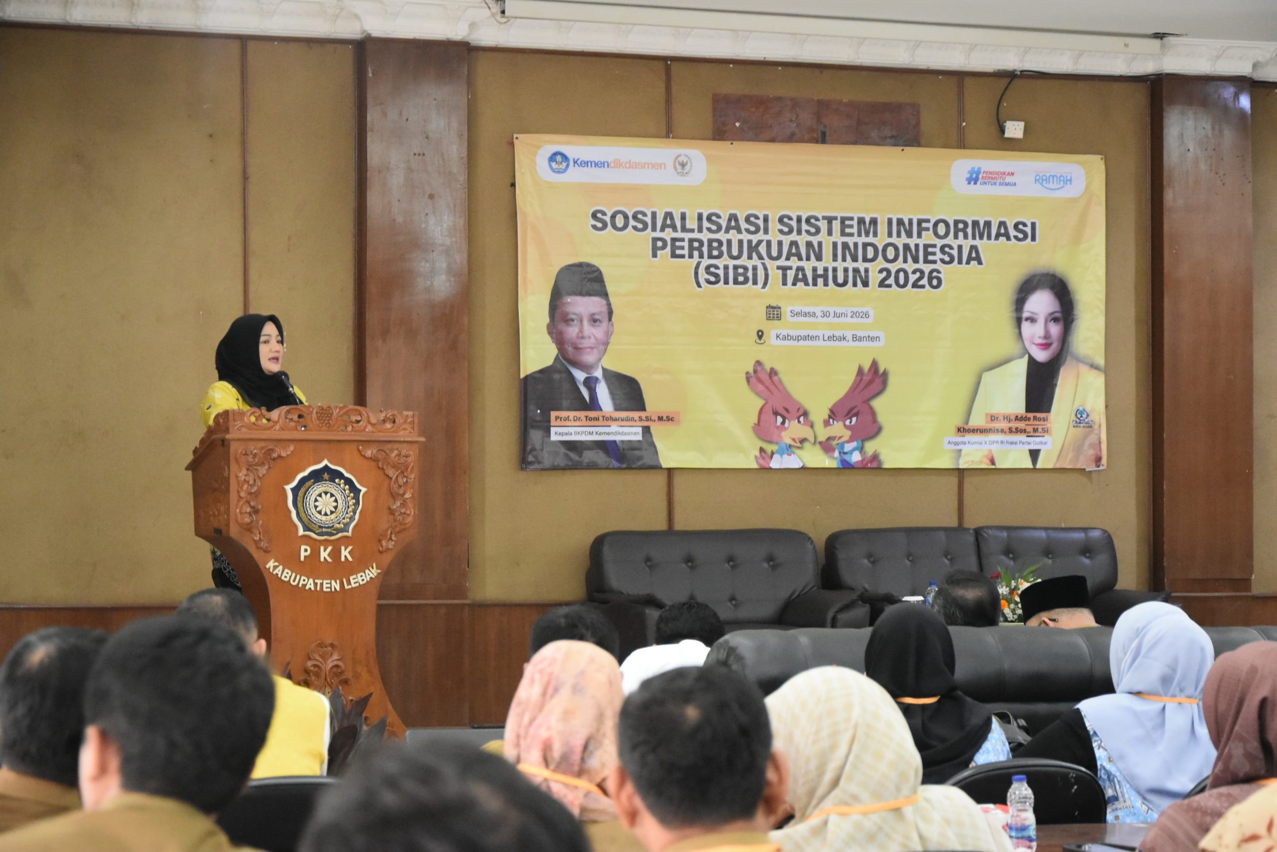 Anggota Komisi X DPR RI, Adde Rosi Khoerunnisa, membuka sosialisasi Sistem Informasi Perbukuan Indonesia (SIBI) di Aula PKK Kabupaten Lebak sebagai upaya memperluas akses buku digital gratis bagi masyarakat.