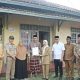 Bupati Serang Ratu Zakiyah menyerahkan sertipikat tanah secara langsung kepada warga Desa Nyompok, Kecamatan Kopo, sebagai bagian dari Program PTSL yang dipastikan gratis dan bebas pungutan liar.