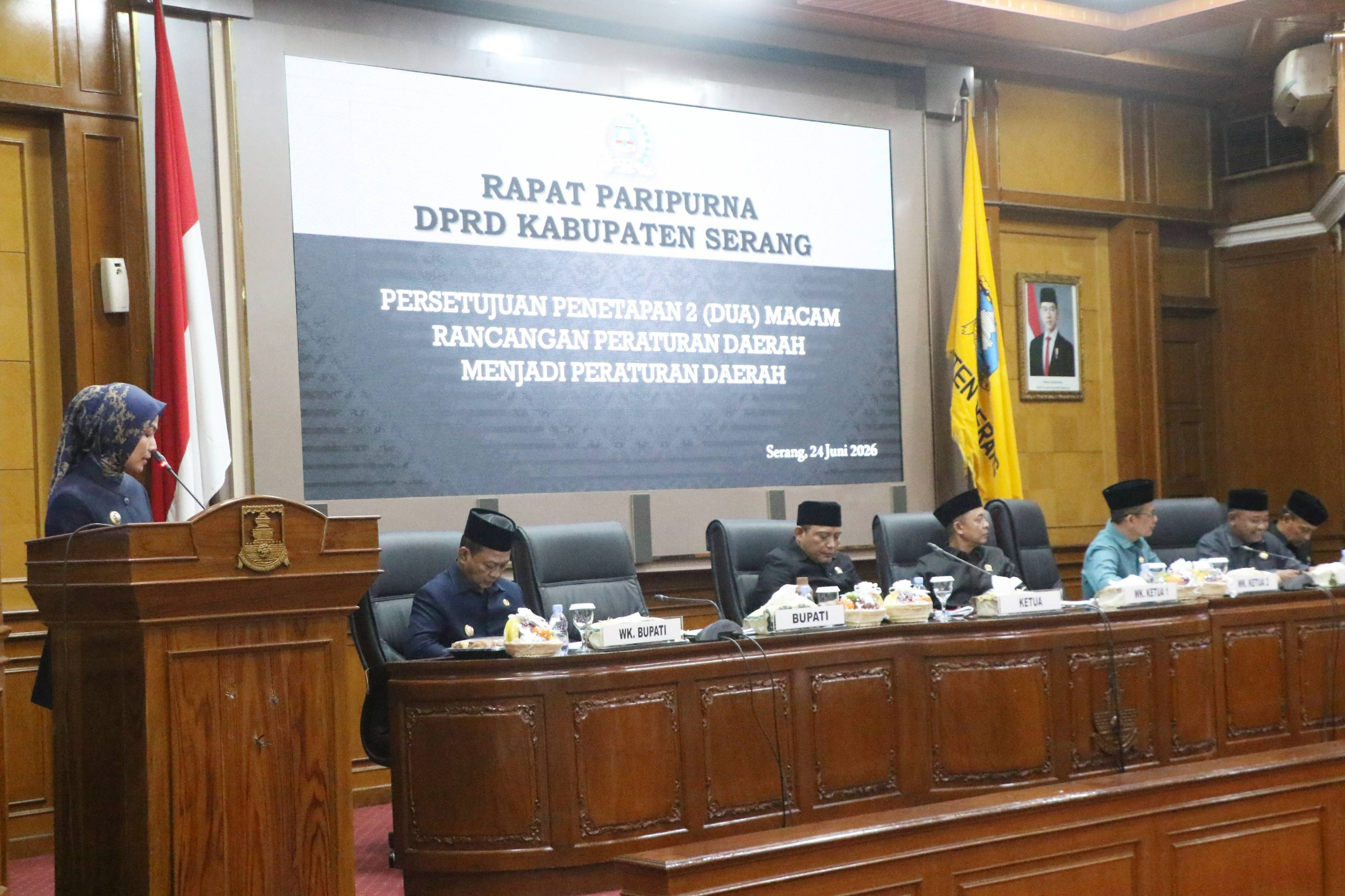 DPRD Kabupaten Serang resmi mengesahkan dua perda strategis tentang ekonomi kreatif dan RP3KP. Pemkab Serang optimistis regulasi baru ini mampu membuka lapangan kerja dan menata kawasan permukiman secara berkelanjutan.