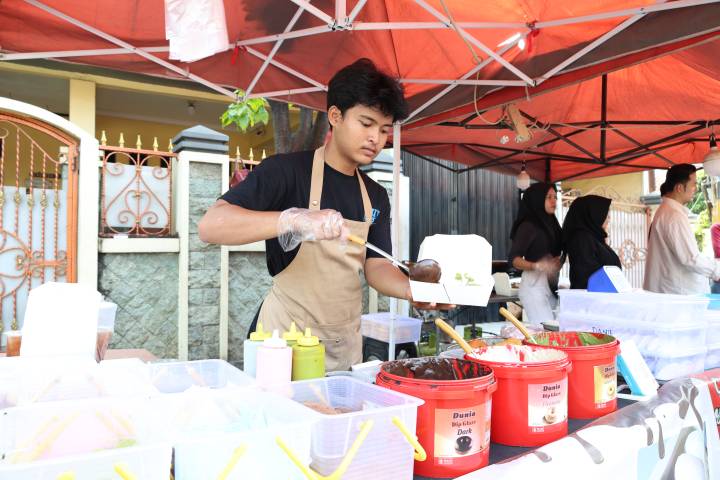 Diserbu Pemburu Jajanan Viral, Kibow Corner Jadi Surga Kuliner Murah yang Bikin Kota Tangerang Heboh