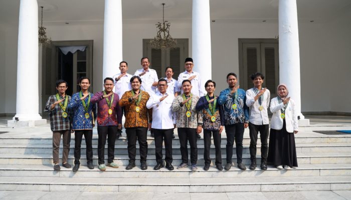 Gubernur Banten Andra Soni menerima kunjungan Pengurus Besar Pelajar Islam Indonesia (PB PII) di Gedung Negara Provinsi Banten, Kota Serang, membahas kolaborasi peningkatan kualitas sumber daya manusia melalui pendidikan dan pengembangan kepemimpinan pelajar.