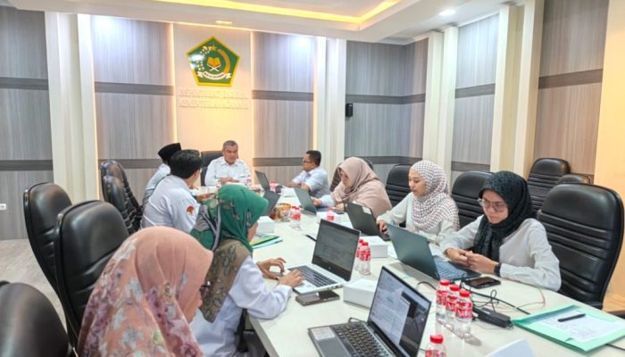 Inspektur Jenderal Kementerian Agama Khoirunnas memimpin rapat pembahasan tindak lanjut hasil pemeriksaan (TLHP) bersama jajaran UIN Sultan Maulana Hasanuddin Banten.