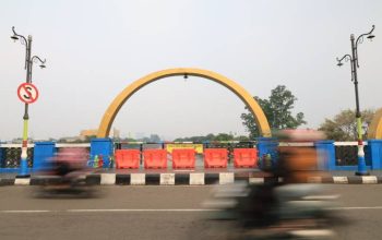 Pemkot Tangerang memastikan perbaikan area Jembatan Kaca Berendeng segera dilakukan demi menjaga keamanan dan kenyamanan pengunjung.