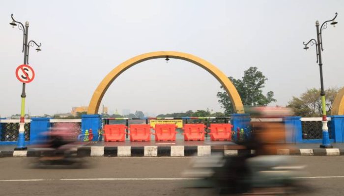 Pemkot Tangerang memastikan perbaikan area Jembatan Kaca Berendeng segera dilakukan demi menjaga keamanan dan kenyamanan pengunjung.