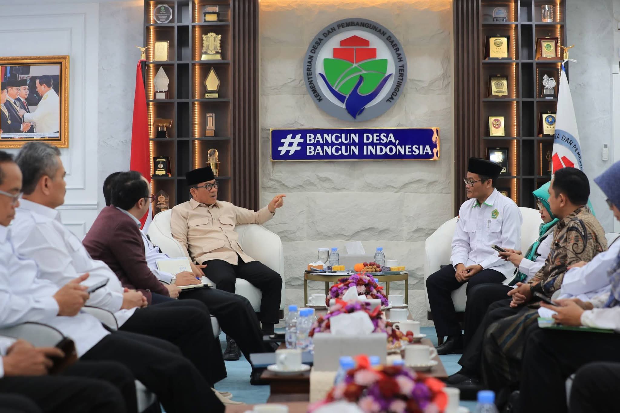 Kemendes PDT menggandeng UIN Sultan Maulana Hasanuddin Banten untuk mengembangkan desa tematik di Banten.