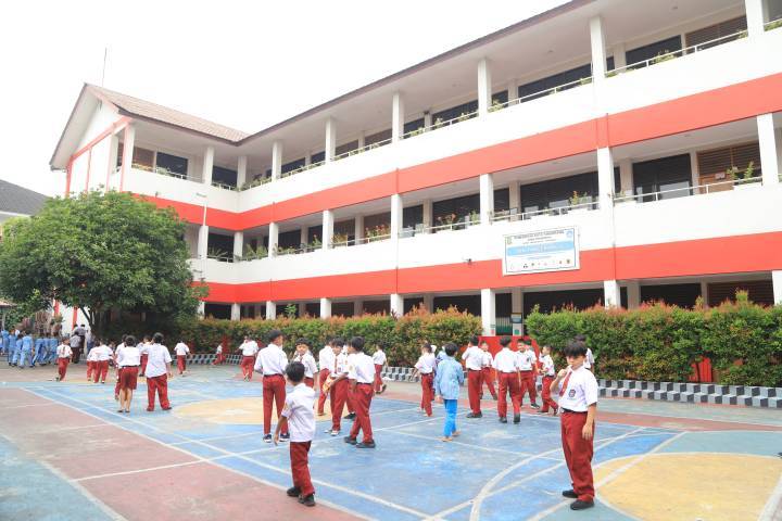 Kepala Dinas Pendidikan Kota Tangerang Wahyudi Iskandar menjelaskan program sekolah swasta gratis sebagai solusi bagi calon siswa yang tidak tertampung di SD negeri pada SPMB 2026/2027.