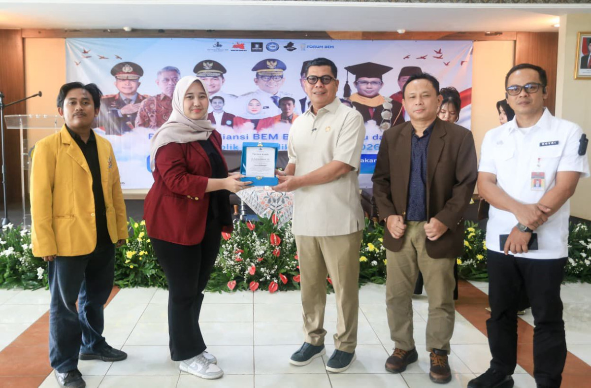 Kepala Kesbangpol Banten Novriyadi Purwansyah menghadiri pelantikan Pengurus BEM Banten Bersatu Periode 2026–2027 di Universitas Serang Raya, Kota Serang, sekaligus mengajak mahasiswa menjadi mitra strategis pembangunan daerah.
