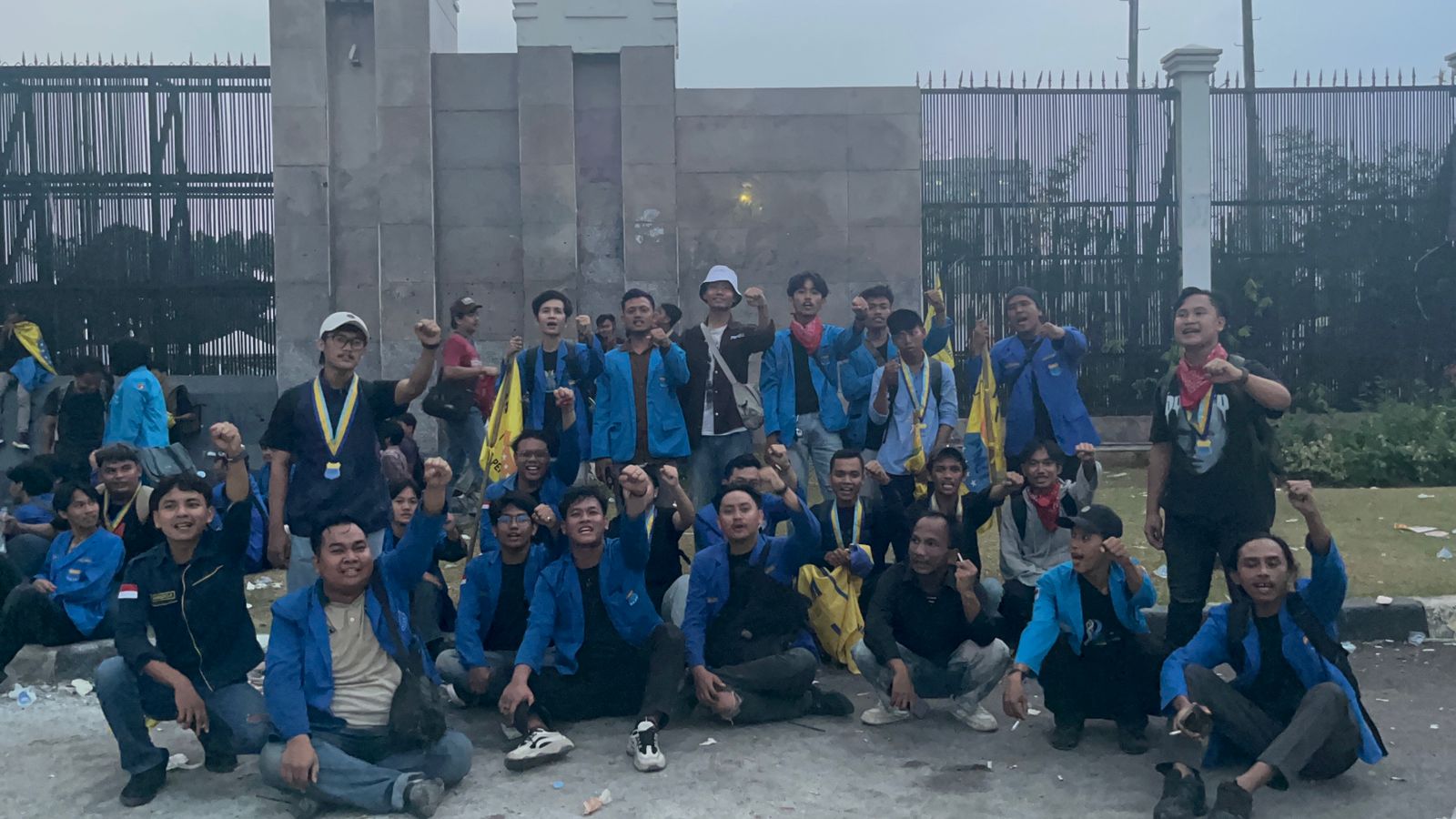 Ketua PC PMII Kabupaten Serang menyampaikan sikap organisasi yang meminta PB PMII memberikan penjelasan terbuka terkait perubahan lokasi aksi demonstrasi dan munculnya tuntutan reshuffle kabinet.