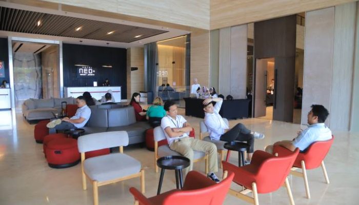 Neo+ Airport Jakarta menawarkan paket staycation spesial liburan sekolah dengan fasilitas lengkap, termasuk shuttle gratis menuju kawasan hiburan PIK 2.
