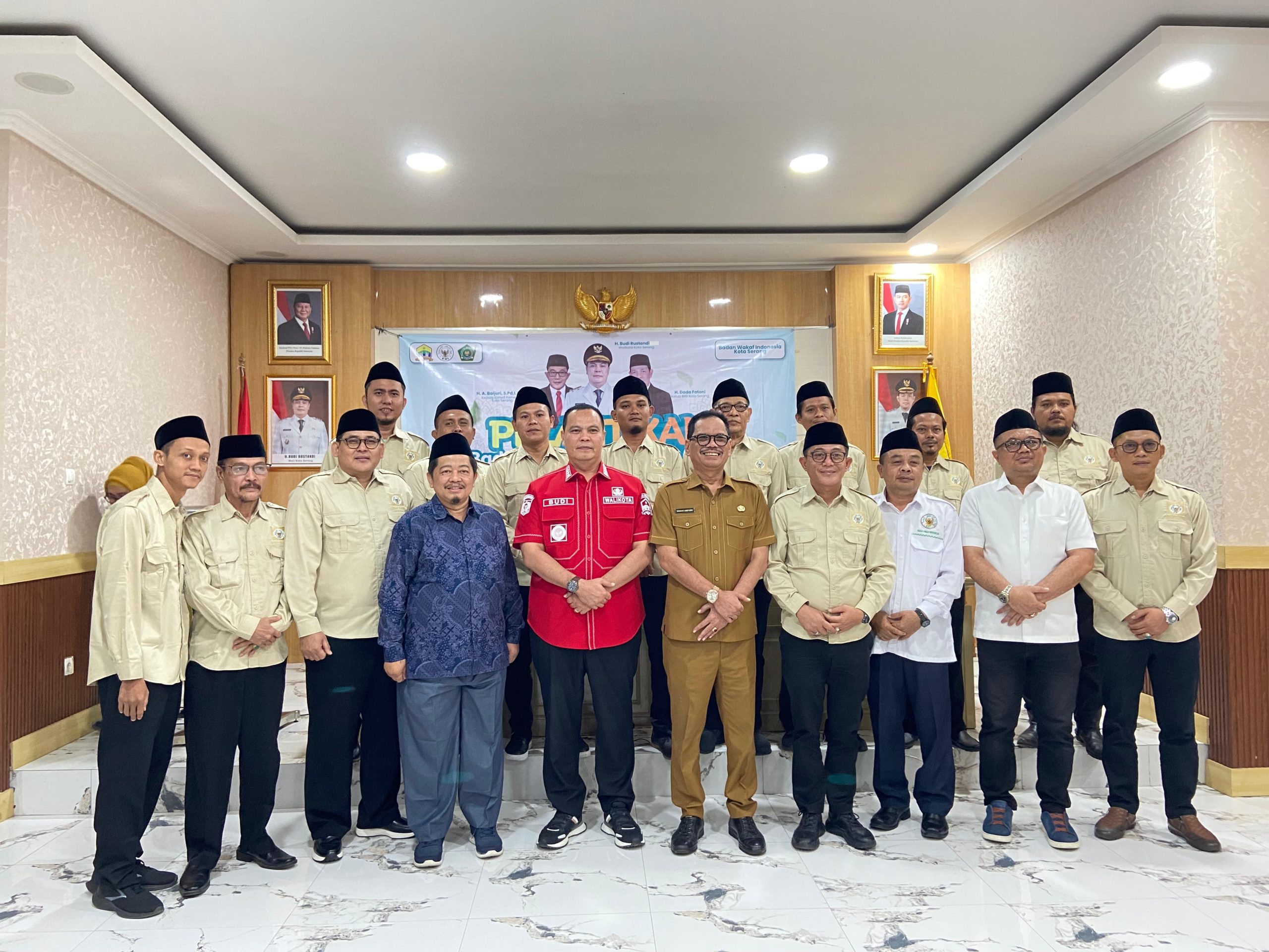 Pengurus Badan Wakaf Indonesia (BWI) Kota Serang periode 2026–2029 resmi dilantik di Aula Sekretariat Daerah Kota Serang. Kepengurusan baru berkomitmen memperkuat perlindungan aset wakaf dan mengembangkan wakaf produktif demi kesejahteraan masyarakat.