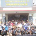 Pengurus IKA SMAN 1 Ciruas periode 2026-2029 berfoto bersama usai pelantikan yang dirangkaikan dengan kegiatan khitan massal, santunan, dan pembagian sepeda bagi 100 anak di Kabupaten Serang.