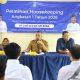 Peserta pelatihan house keeping mengikuti praktik kebersihan dan penataan kamar hotel dalam program kerja sama BLK Kota Tangerang dengan Ibis Styles Jakarta Airport.