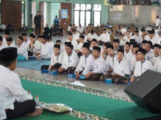 Festival Al-A'zhom 2026 Resmi Bergulir, Ribuan Warga Serbu Masjid Raya Al-A'zhom, UMKM Kebanjiran Peluang