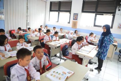 Suasana kegiatan belajar mengajar di salah satu sekolah swasta mitra Pemerintah Kota Tangerang yang mengikuti program sekolah gratis bagi siswa jenjang SD dan MI.